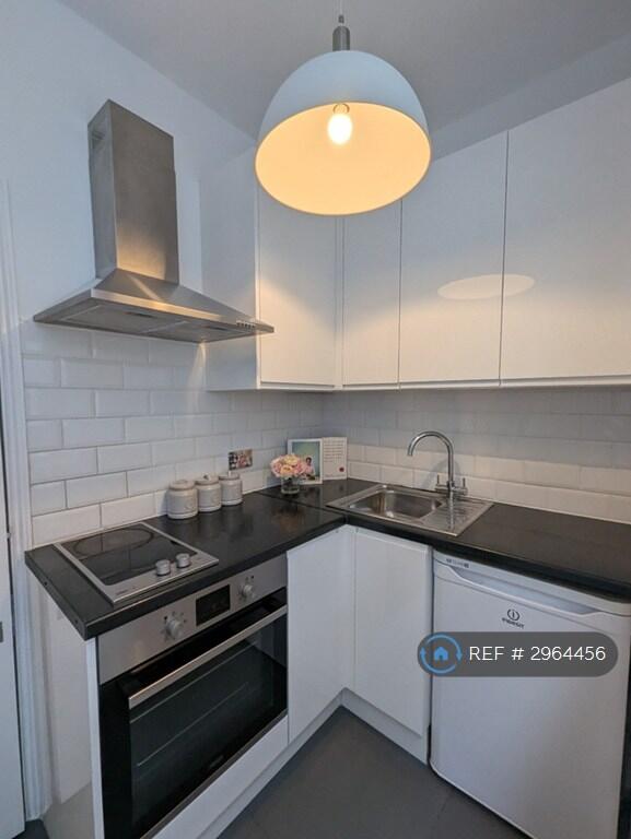 Apartment in London - View 2