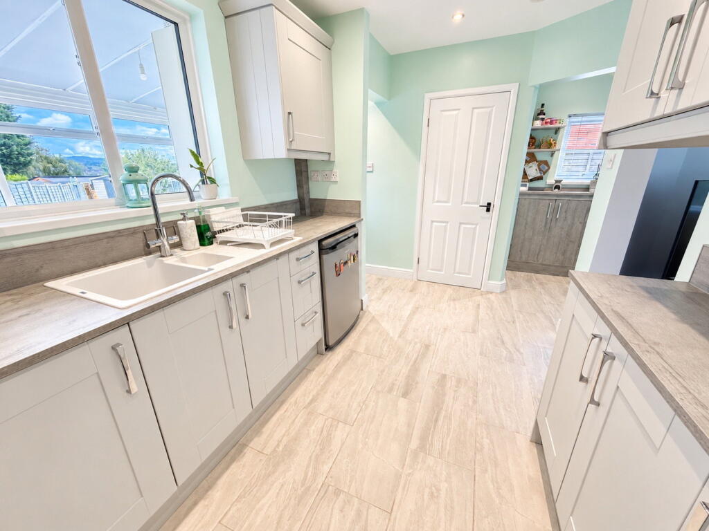 House in Dudley, West Midlands - View 5