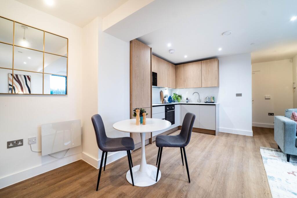 Apartment in Trafford, Greater Manchester - View 5