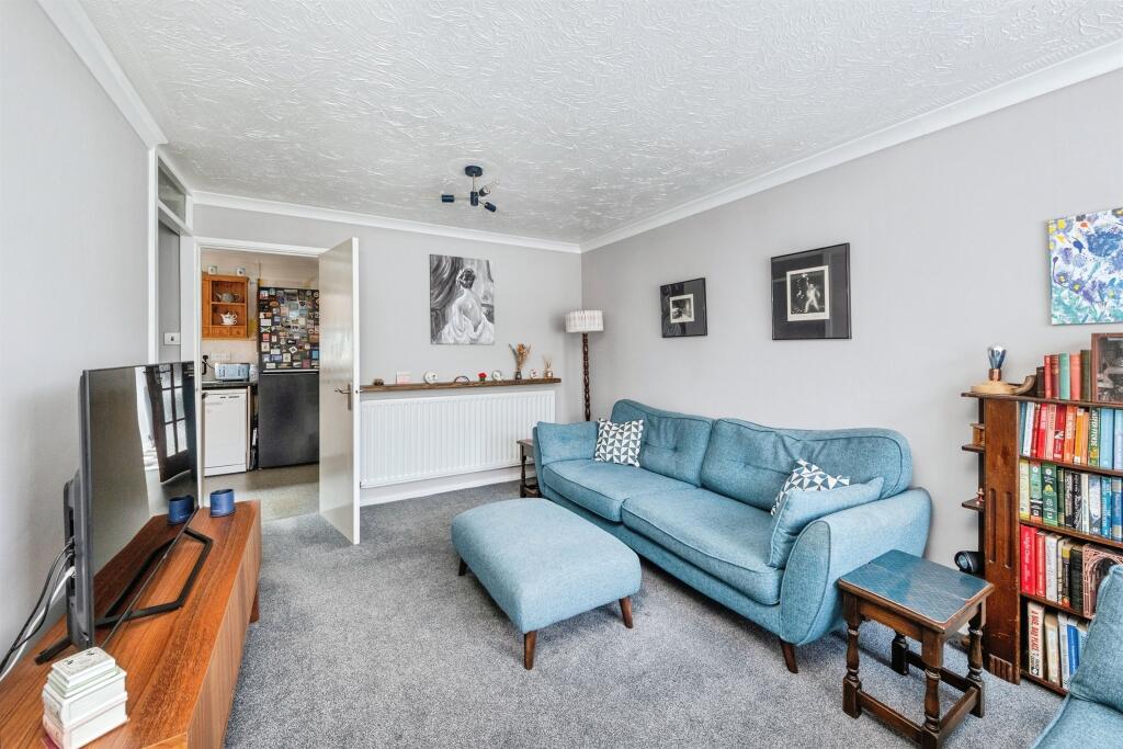House in Newport Pagnell, City of Milton Keynes - More