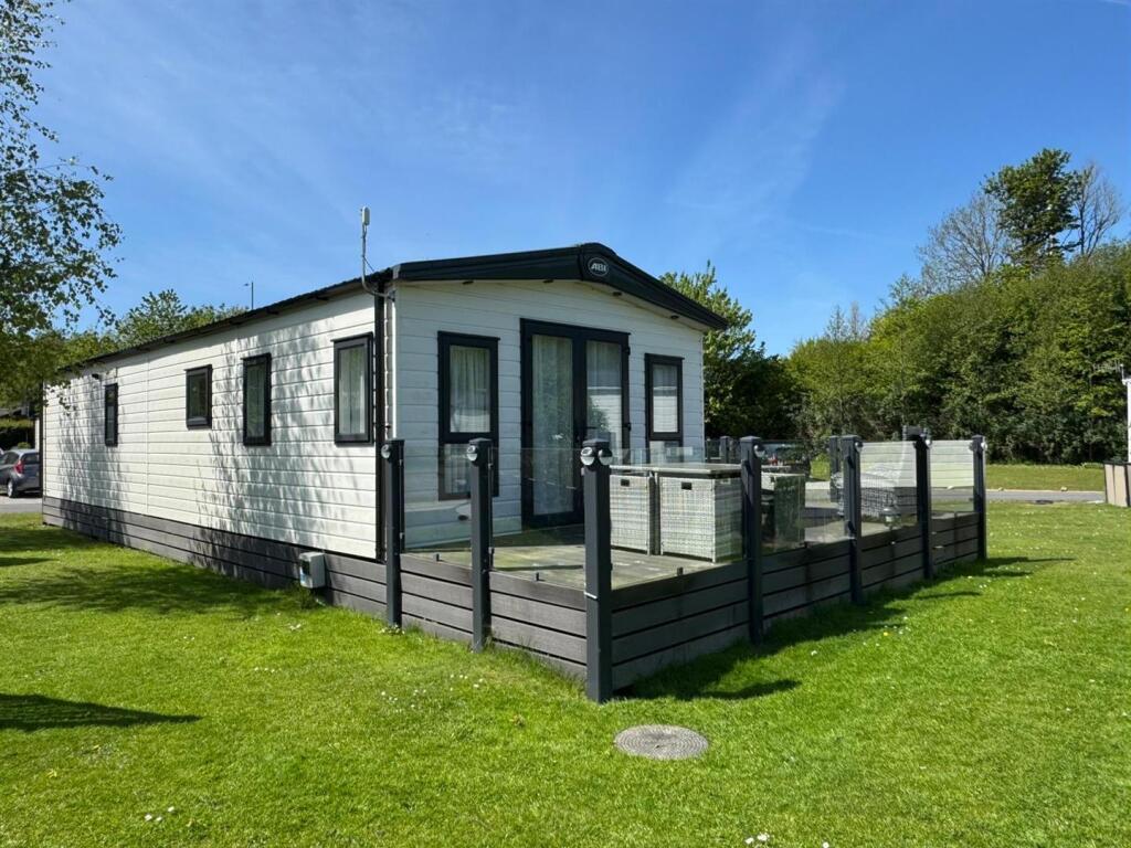 Borwick Lane, Dock Acres, Carnforth photo 2
