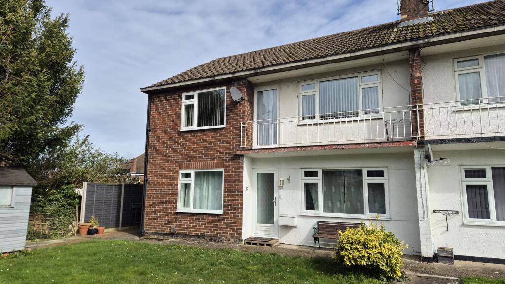 Main image of property: Oakwell Close, Dunstable, LU6