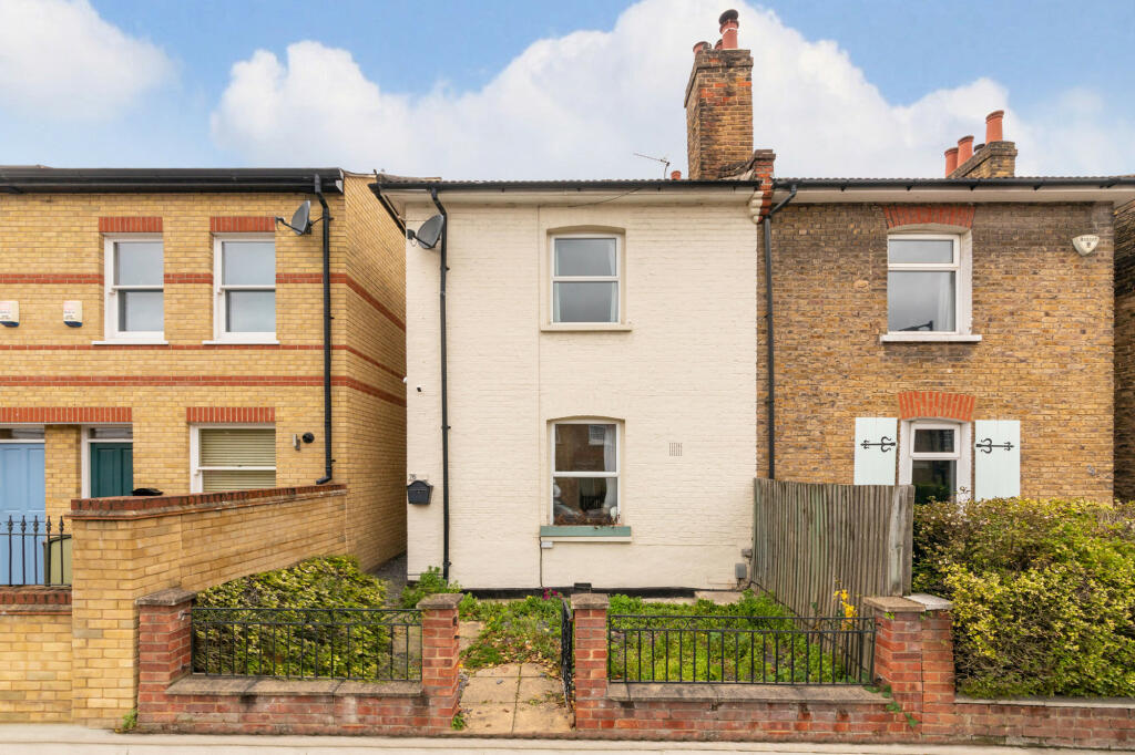 3 bedroom semi-detached house for rent