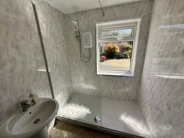 Apartment in Bury, Redvales - View 5