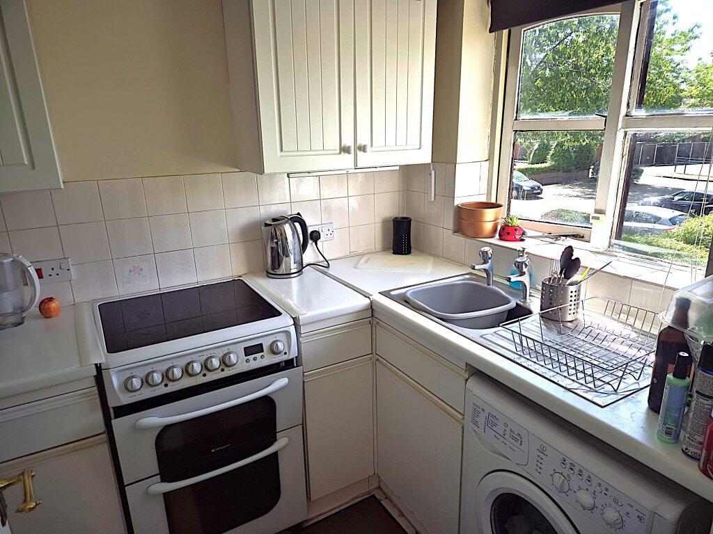 132 Brunel Road, Redbridge, Southampton, SO15 0LR photo 4