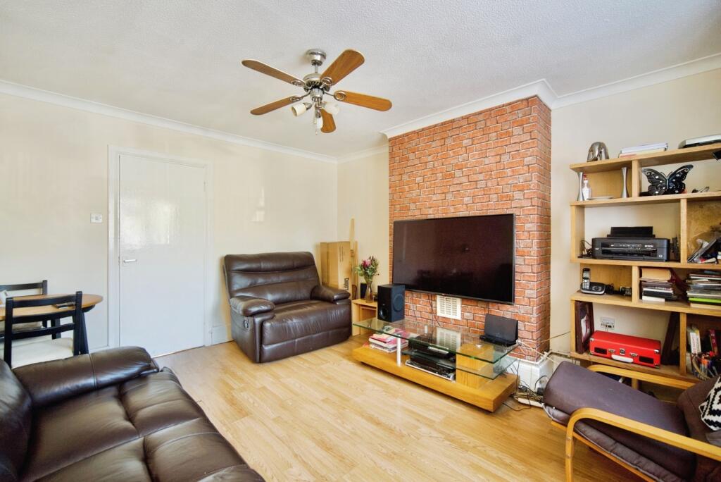 Blaney Crescent, London, E6 - View 2