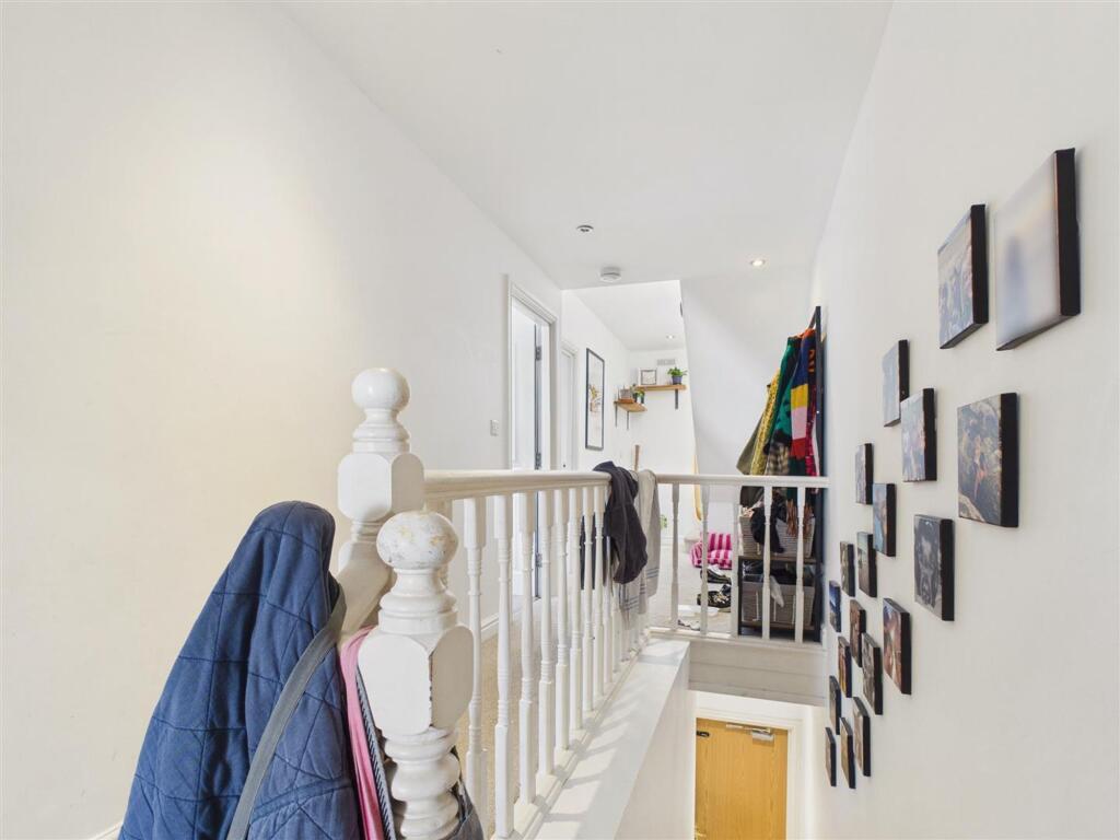 Apartment in Truro - View 4