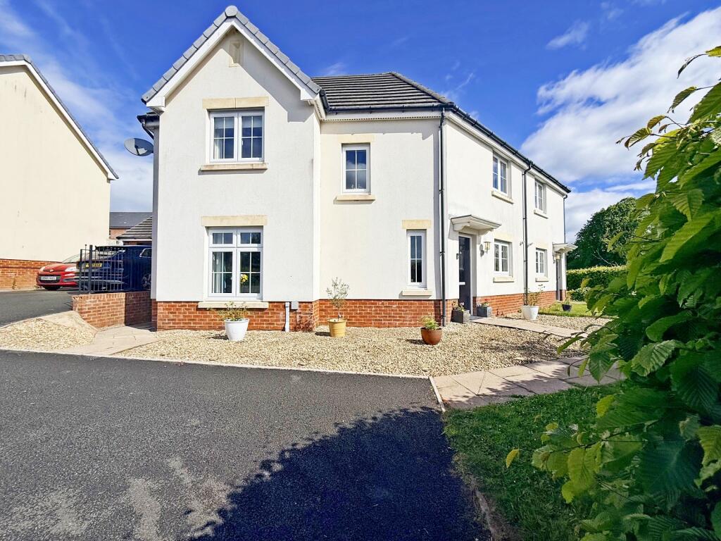 Main image of property: Bryn Celyn, Llanharry, Pontyclun, Rhondda Cynon Taff. CF72 9ZE