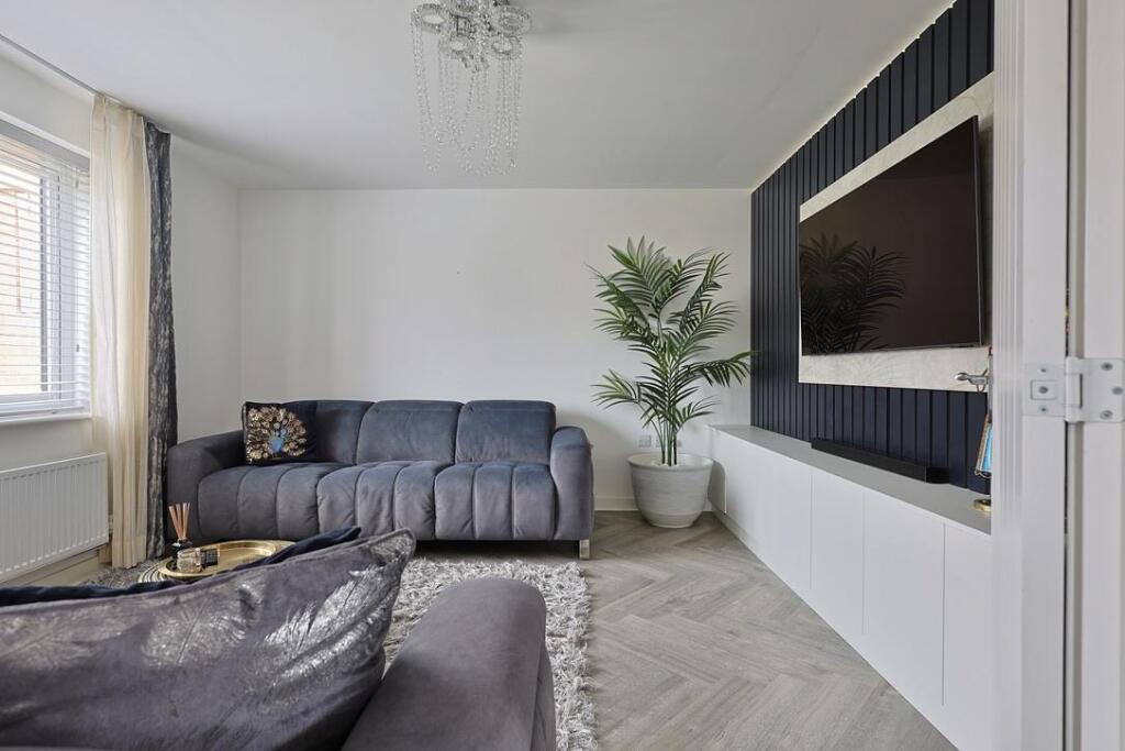 House in North Tyneside, Fallow Park, Benton - More
