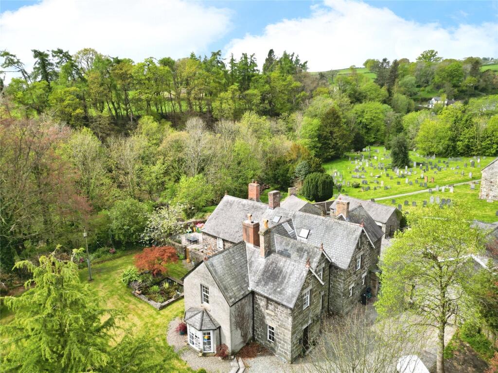 7-bed detached on Llanrhaeadr Ym Mochnant, Oswestry, Powys, SY10, £795,000