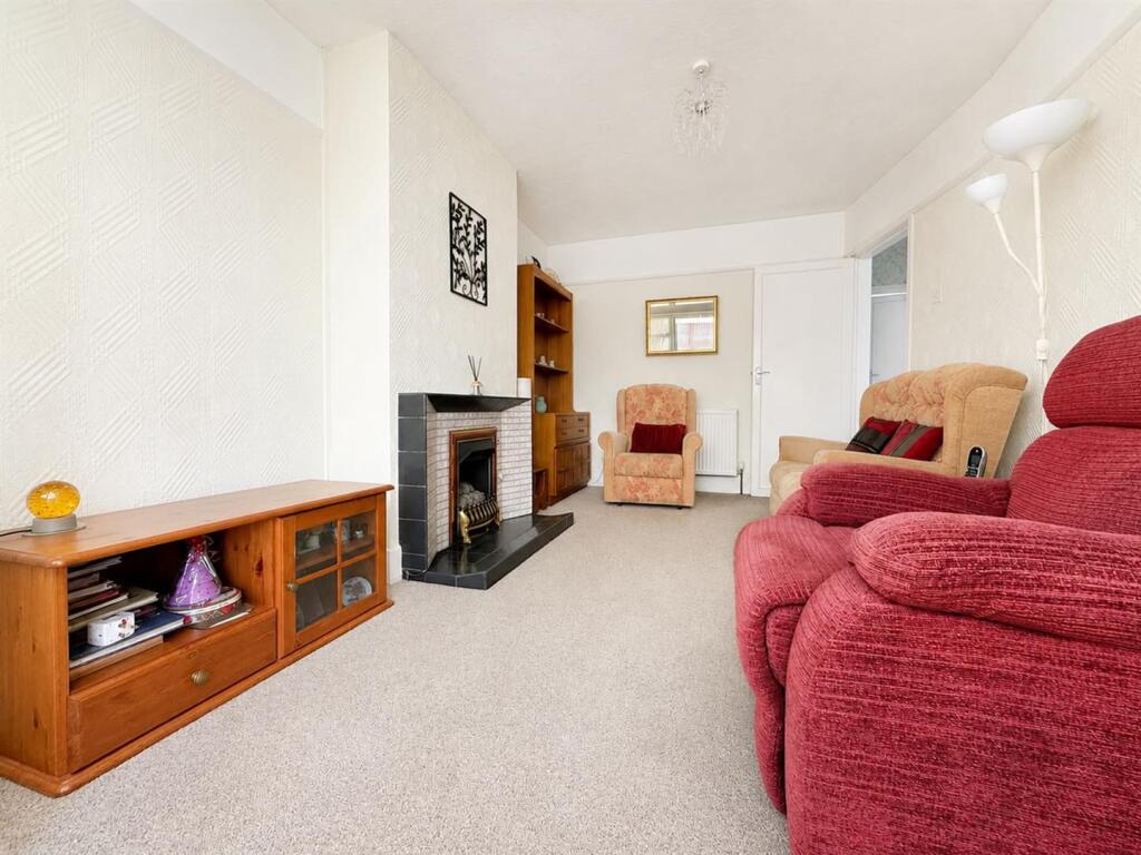 House in Fareham, Hampshire - More