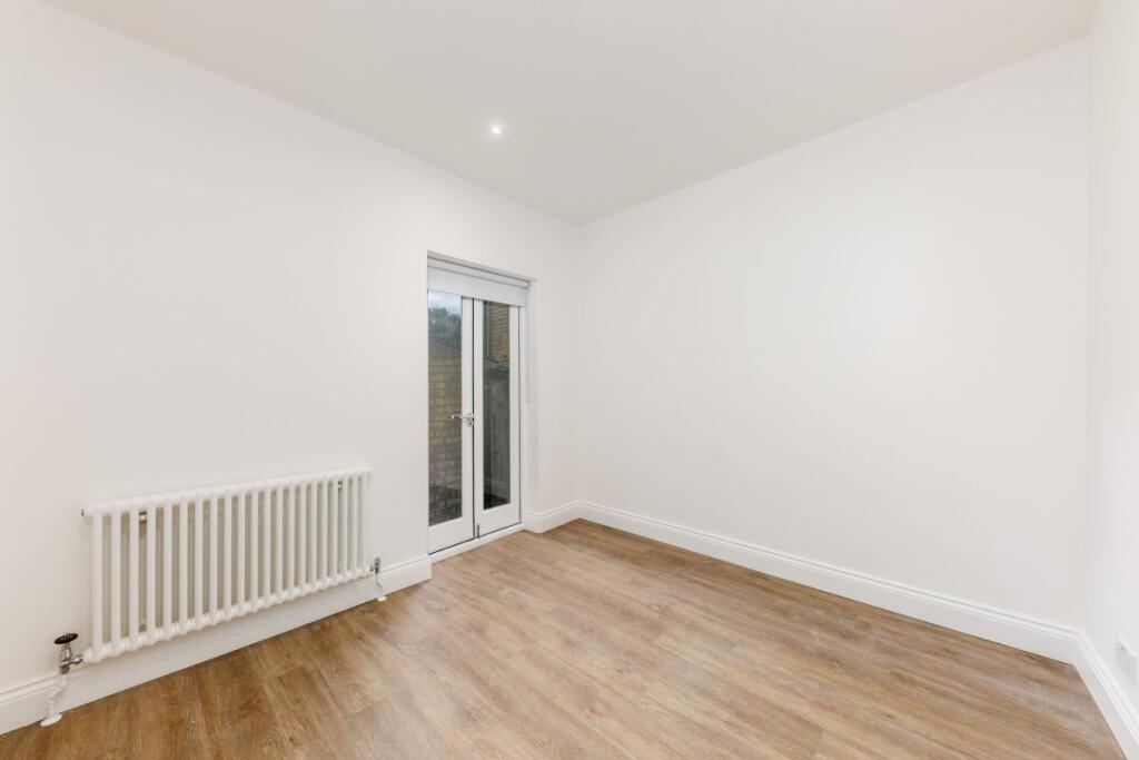 Apartment in London - More