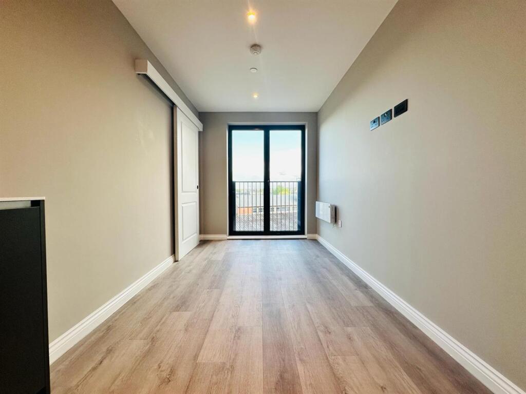 Springwell Gardens, Whitehall Road, Leeds City Centre photo 3