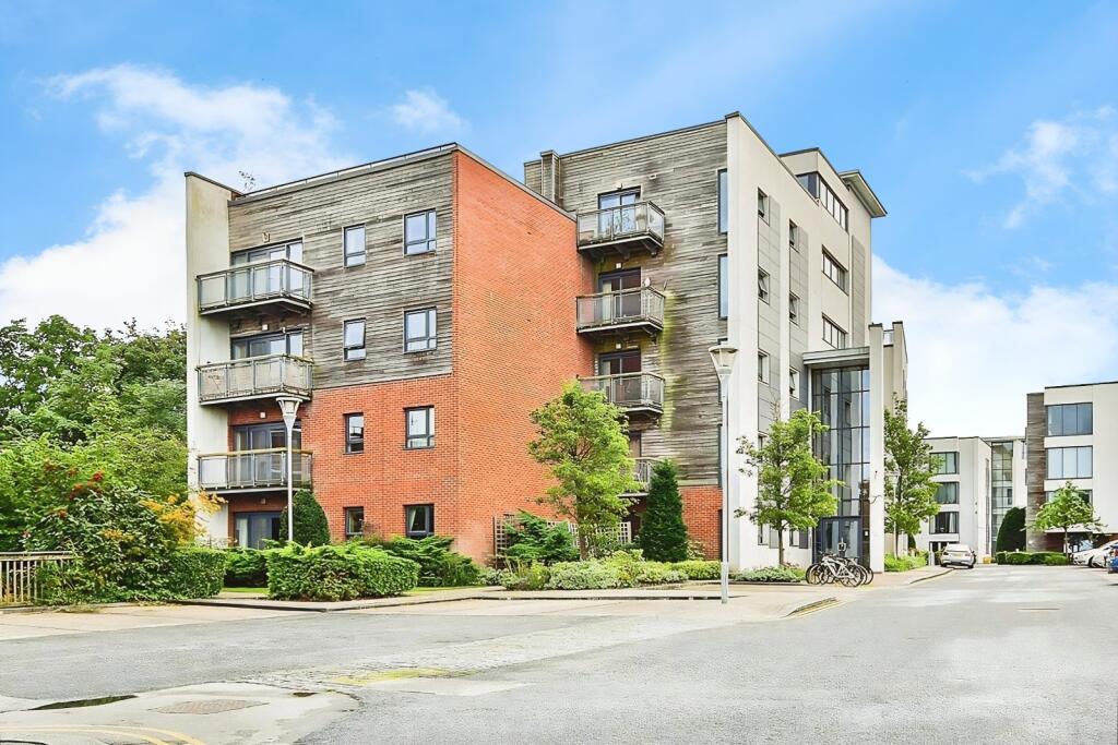 2-bed apartment on Wilmslow Road, Manchester, Greater Manchester, M20, £240,000