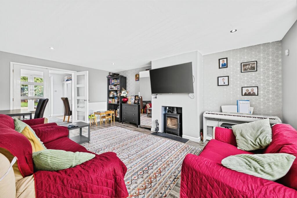 House in Northampton, Wootton - View 4