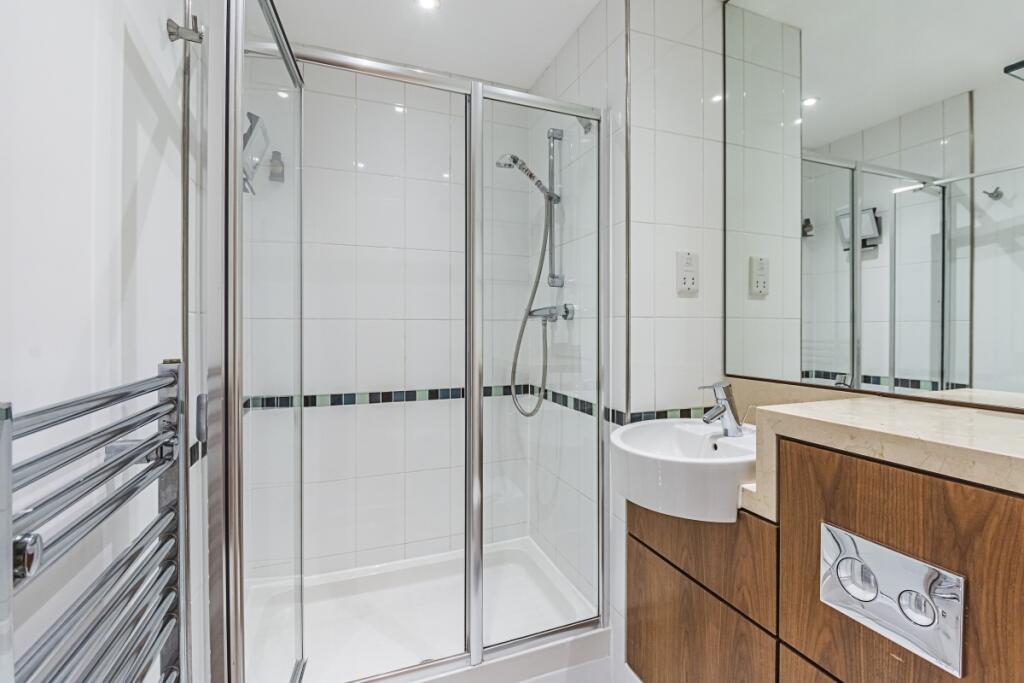 Apartment in London - More