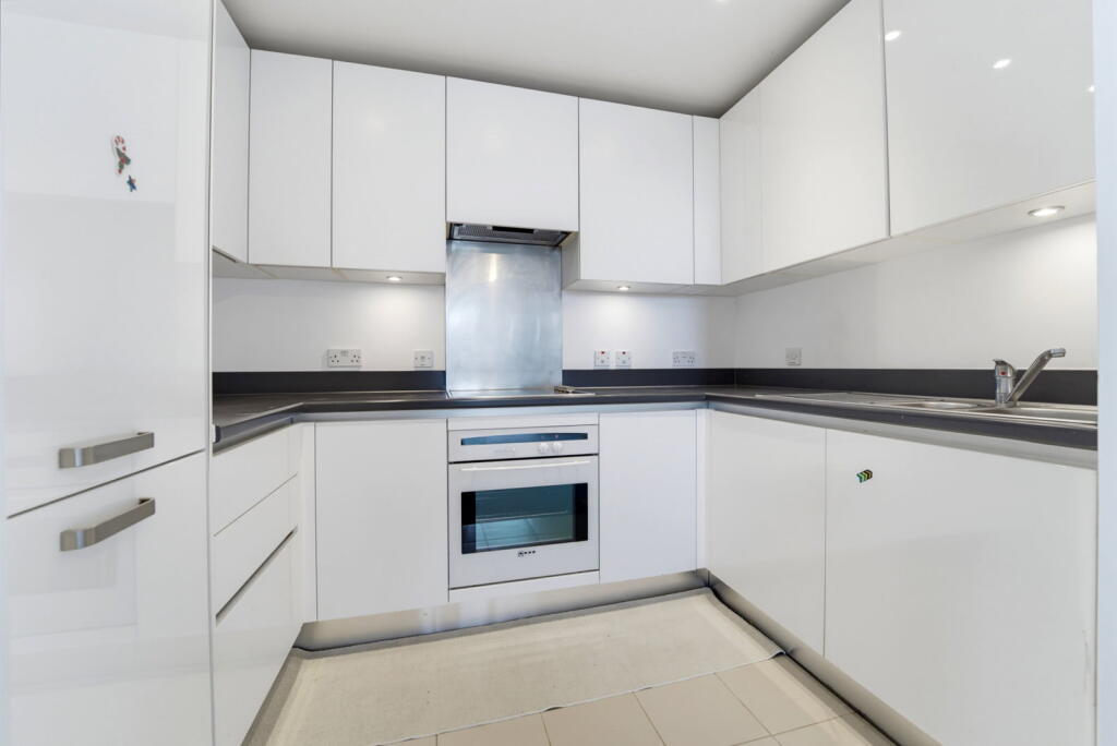 Apartment in Twickenham - View 5