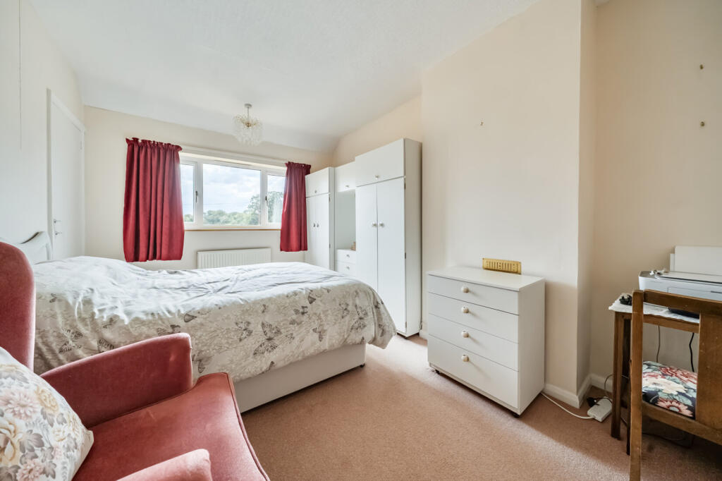 House in Basingstoke and Deane, Church End, Sherfield on Loddon - More