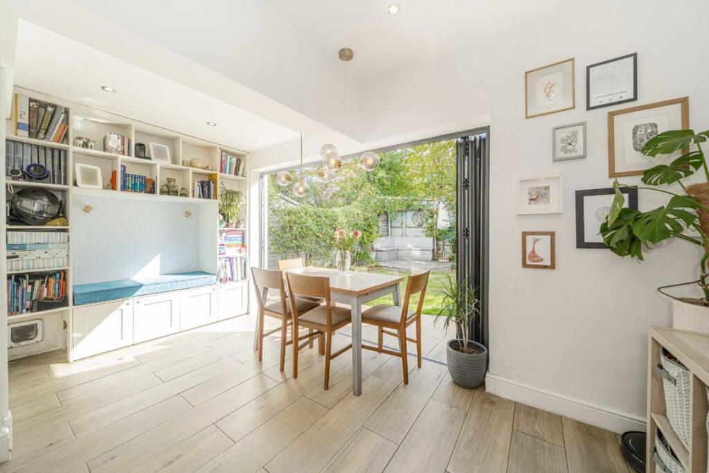House in London - View 3