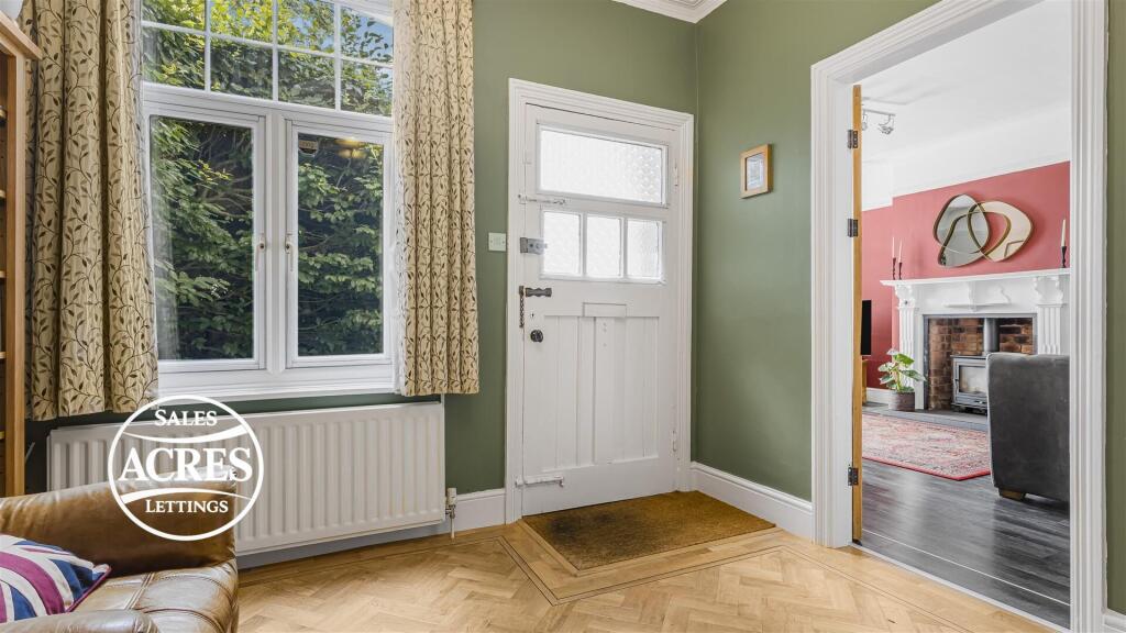 House in Walsall, West Midlands - More