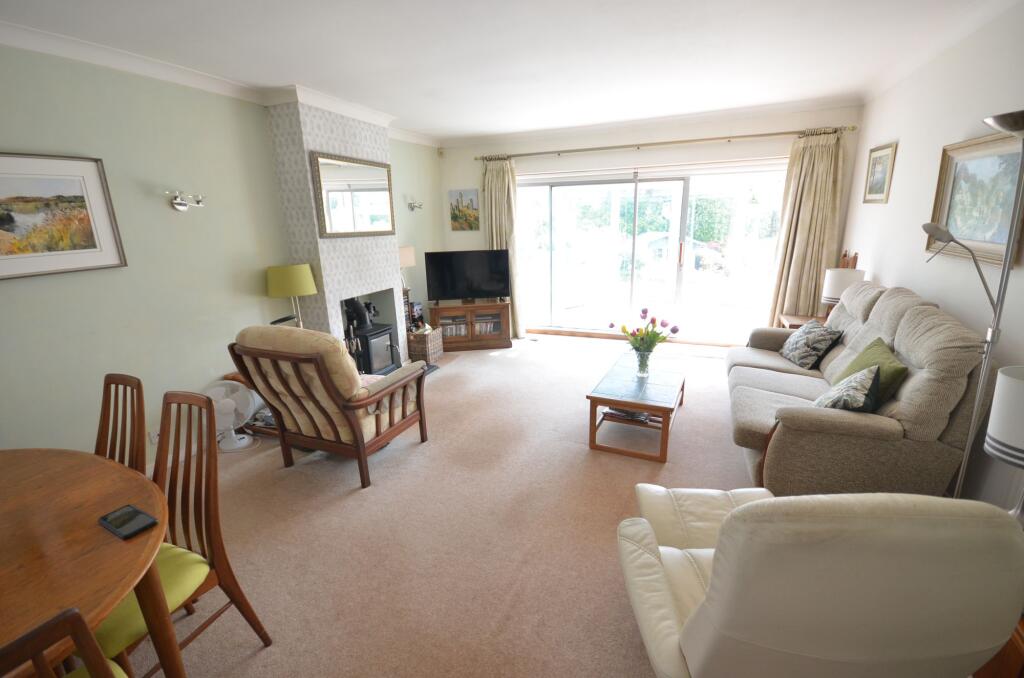 Copse Avenue, Farnham, GU9 - View 2