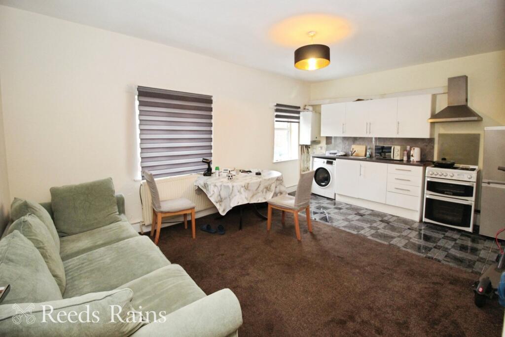 27b Lounge/Kitchen
