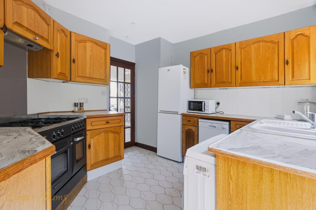 Barn Close, Wick, BN17 photo 4