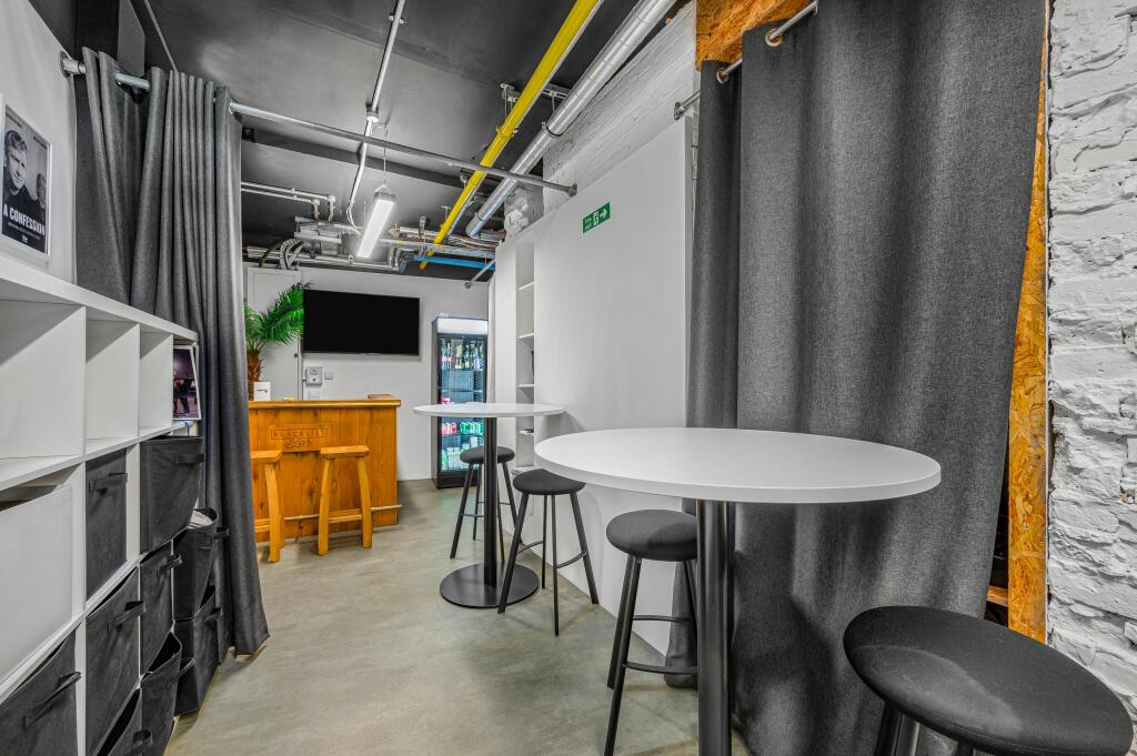 office 4.jpg