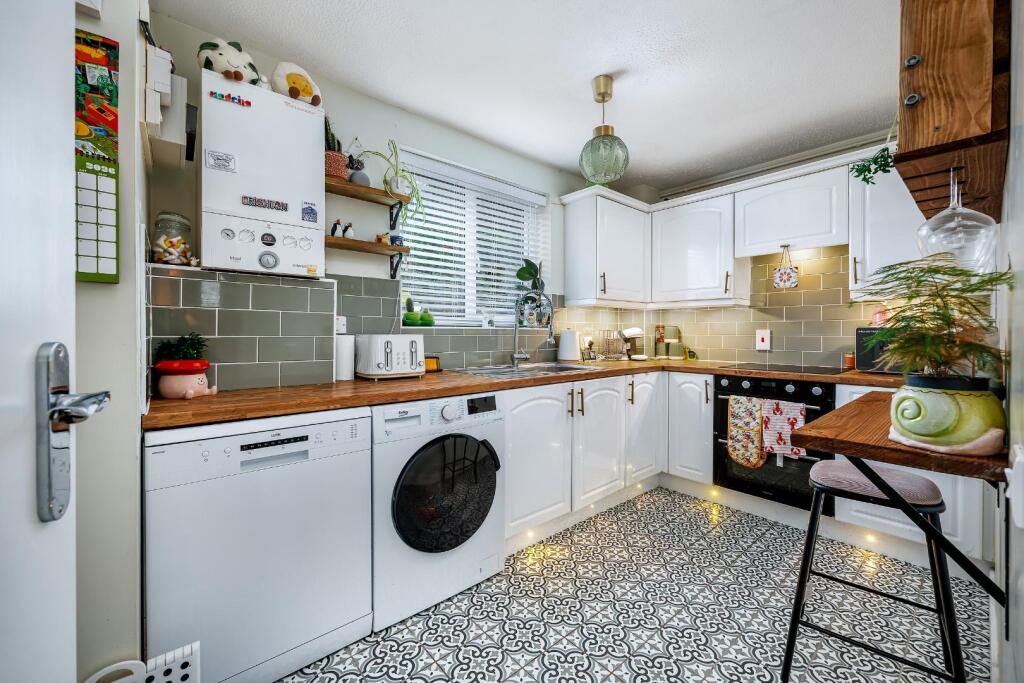 Apartment in West Suffolk, Haverhill - View 5