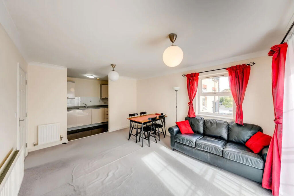 Apartment in London - More