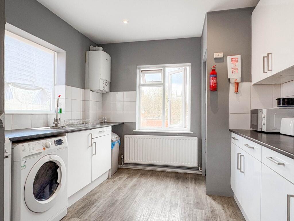 House in Reading, Lower Earley, Earley - View 3