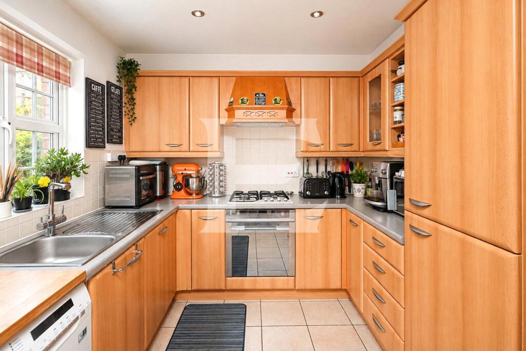 House in London - View 2