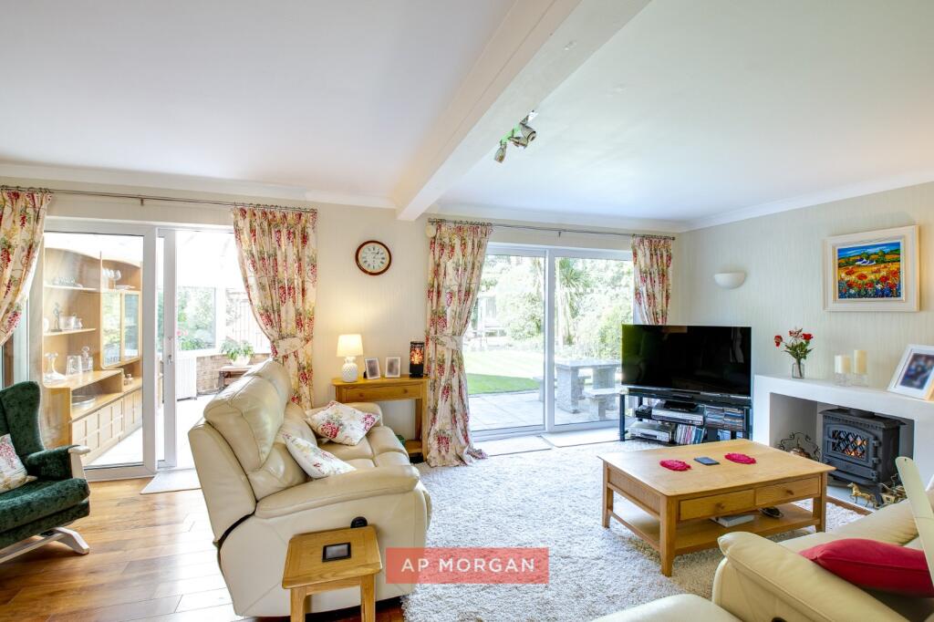 House in Worcester - View 5