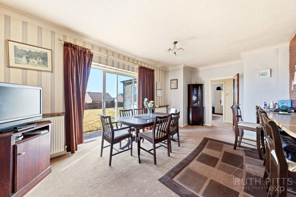 House in Wakefield - View 5