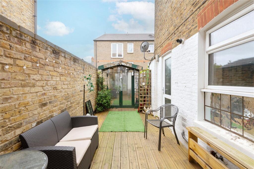 Apartment in London - View 3