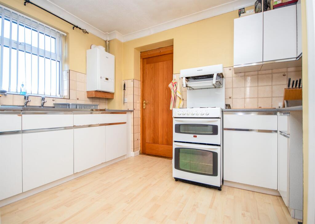 House in Desborough, North Northamptonshire - View 4