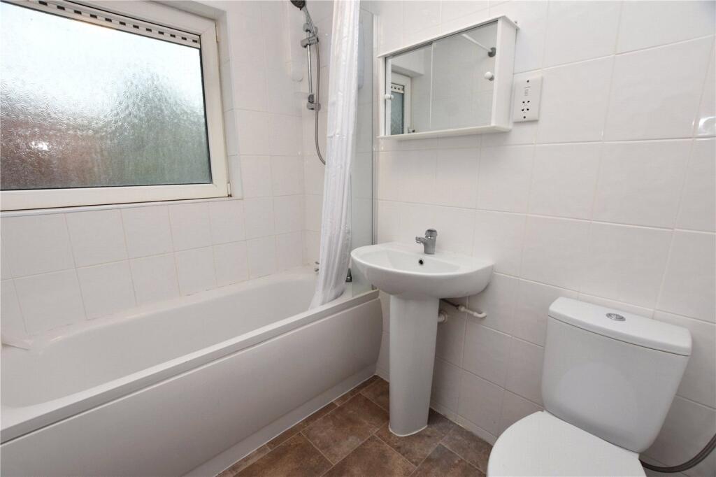 Apartment in St Albans - View 4