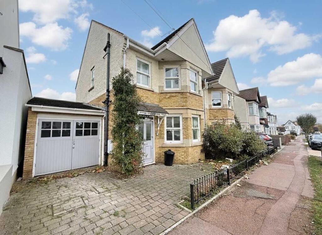 Main image of property: Dundonald Drive, Leigh on Sea, SS9 1NA