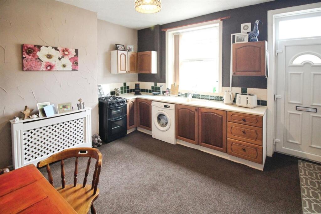 House in Wakefield - View 4