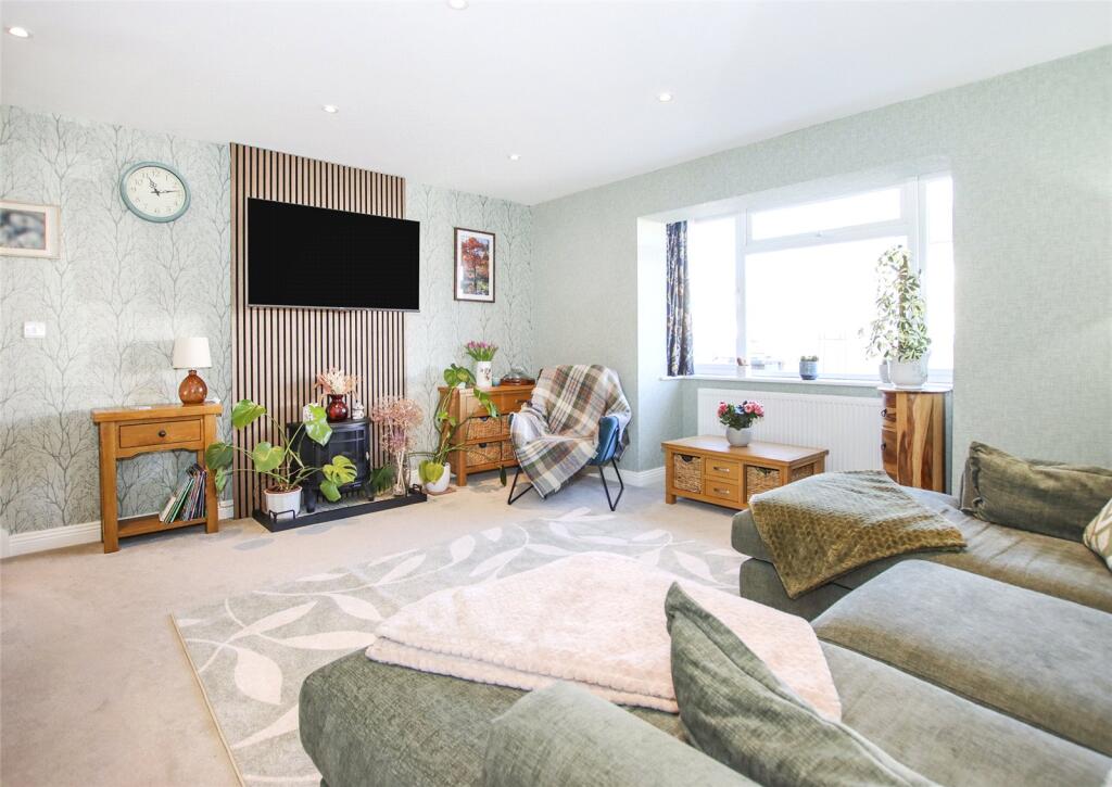 Southbourne Road, Pennington, Lymington, Hampshire, SO41 photo 4