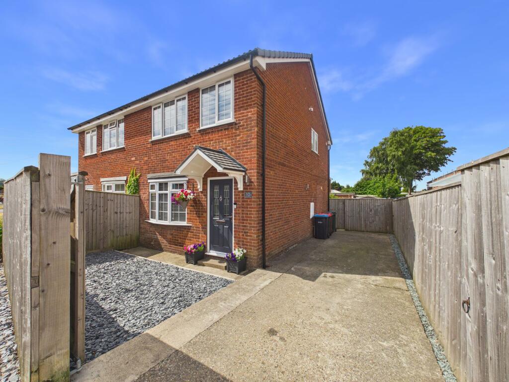 Main image of property: 10 Rosedale Avenue, Norton, YO17 9DL