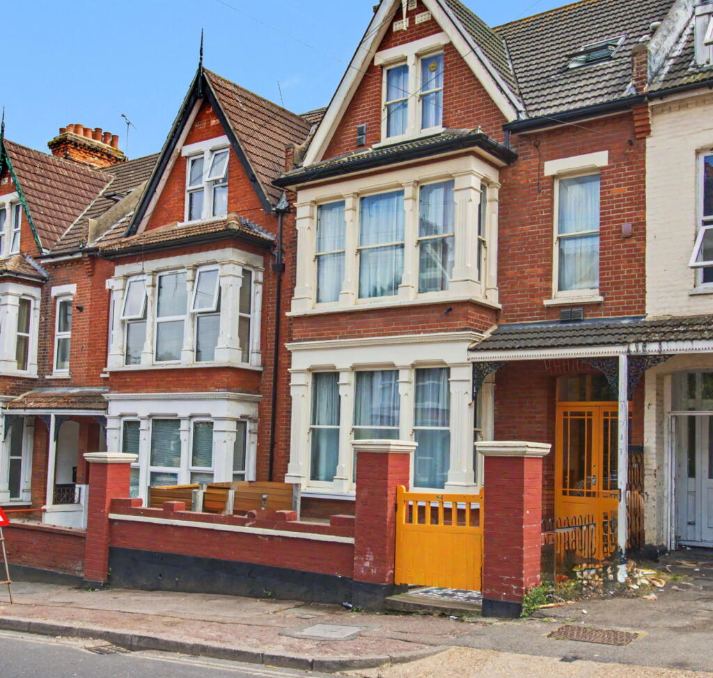 House in Southend-on-Sea - View 5