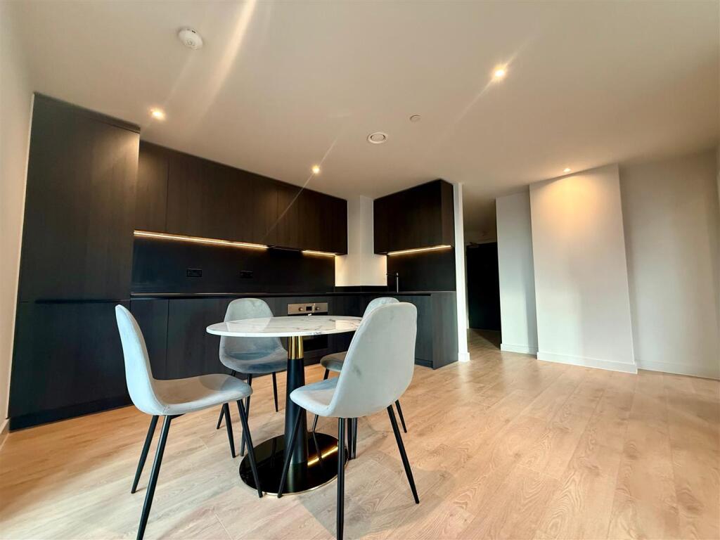 Apartment in Manchester - View 5