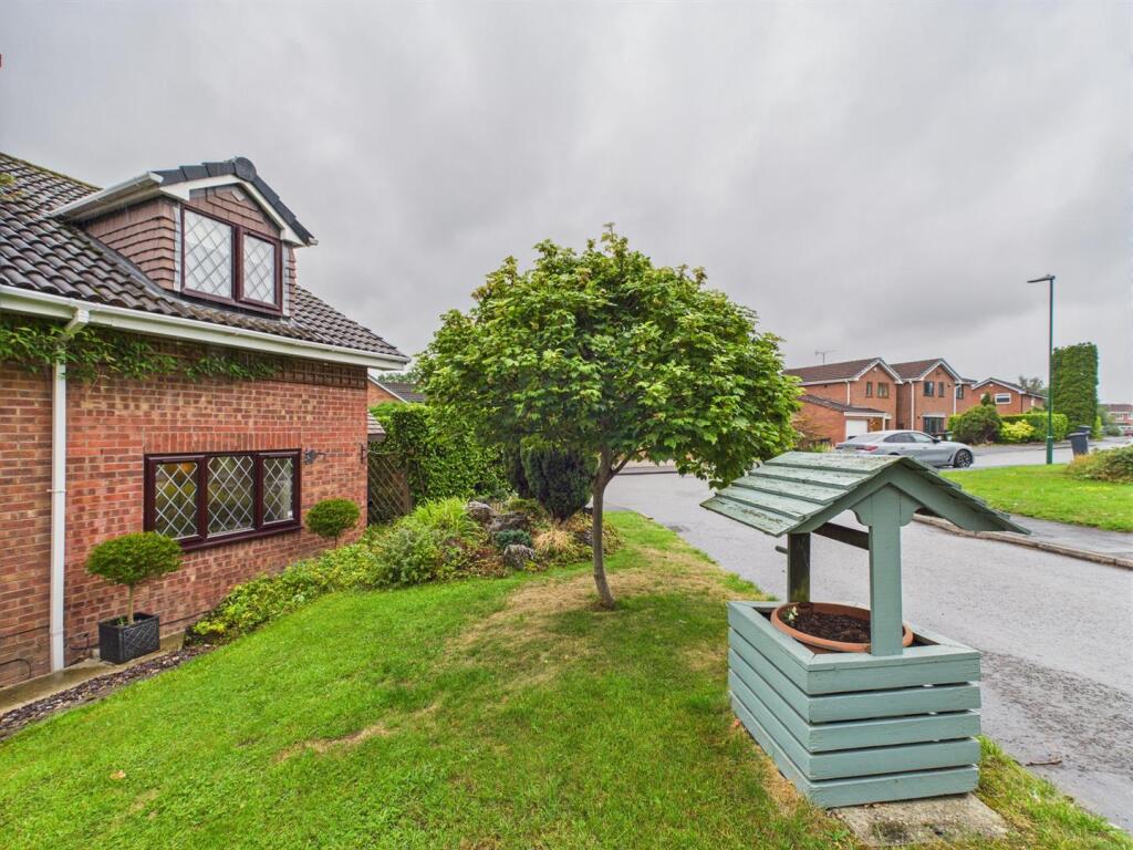 Main image of property: 47a Kinsham Drive Solihull B91 3UG