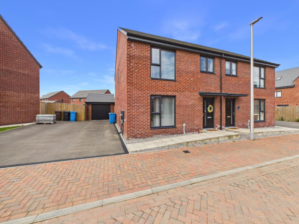 Main image of property: Pasture Lane, Kingswood, Hull, East Riding of Yorkshire, HU7 3PF