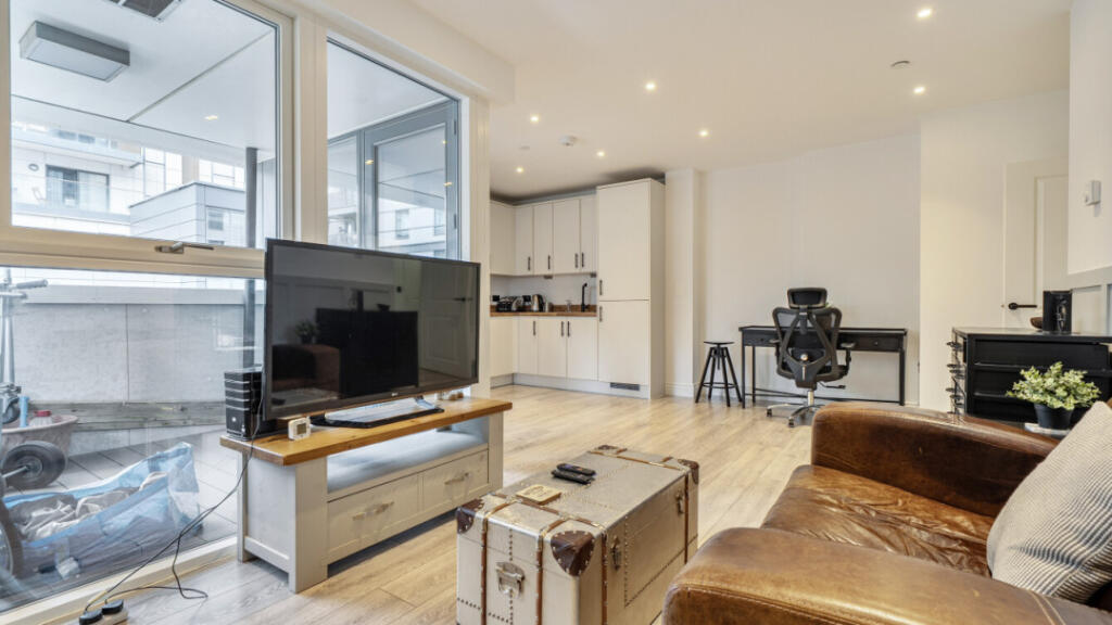 Apartment in London - More