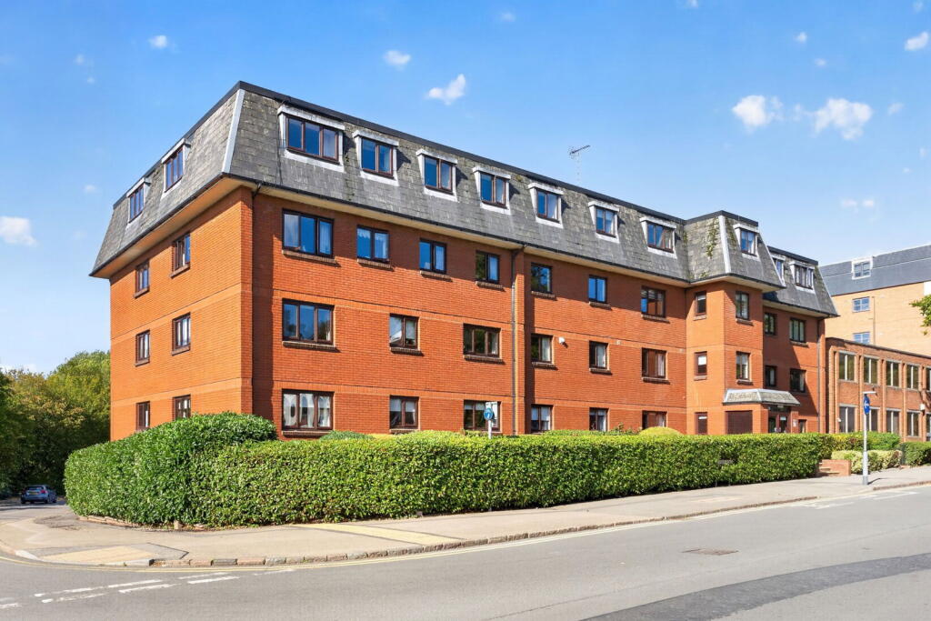 Apartment in Kettering, North Northamptonshire - View 4