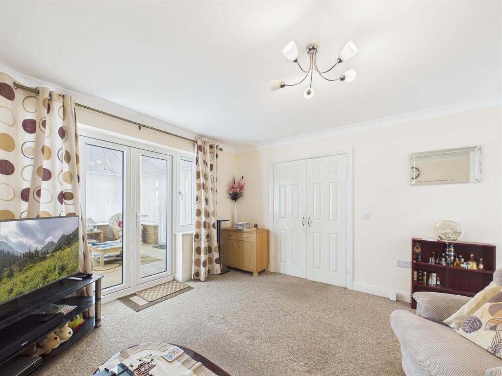 House in Lincoln - View 5