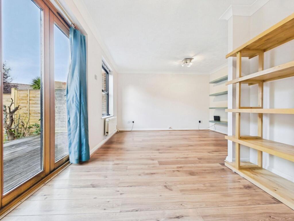 House in Southampton - View 4