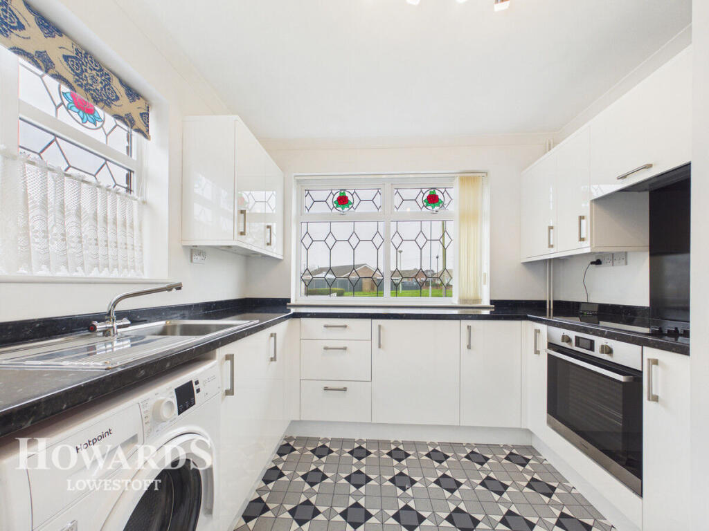 Heigham Drive, South Oulton Broad photo 3